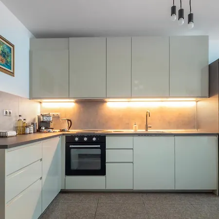 Vertigo2 Huge 2 Bedrooms Balcony Parking Апартаменты София