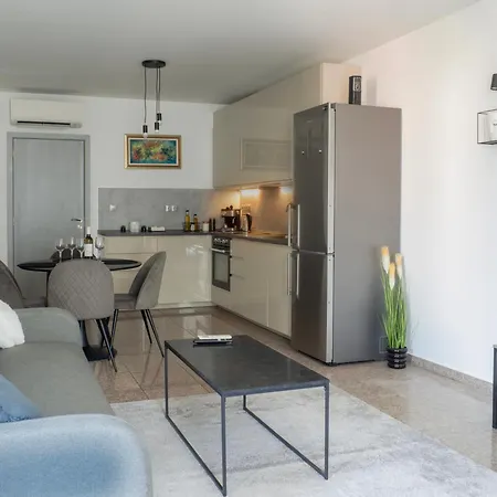 Vertigo2 Huge 2 Bedrooms Balcony Parking Апартаменты